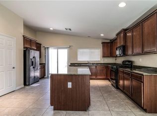7926 Whitlocks Mill Ave, Spring Valley, NV 89147