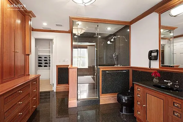 Sold by Sotheby's International Realty | media 11