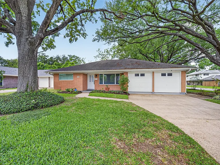 11226 Huggins Dr — Photo 40