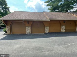 19 Valley Stream Ln, Wayne, PA 19087