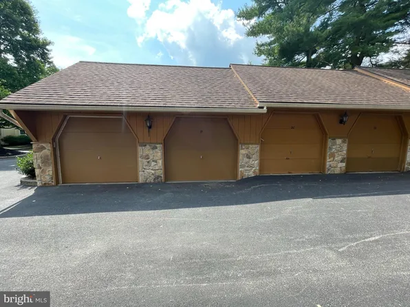 19 Valley Stream Ln, Wayne, PA 19087