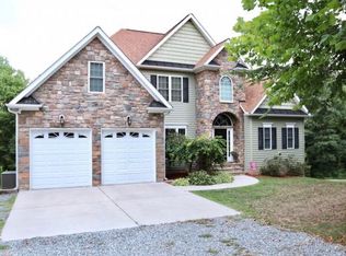 5153 Sartin Rd, Burlington, NC 27217