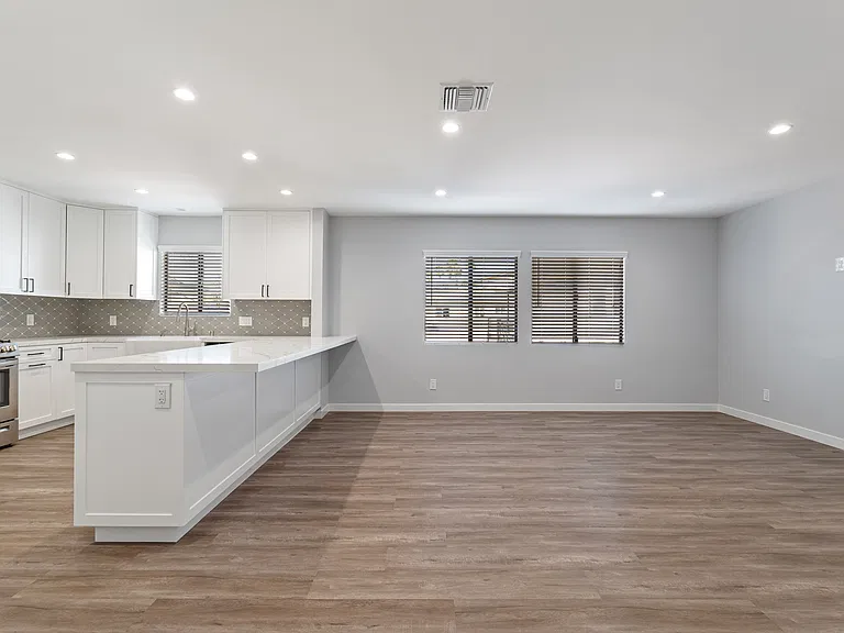 233 Calle Miramar #5 — Photo 2
