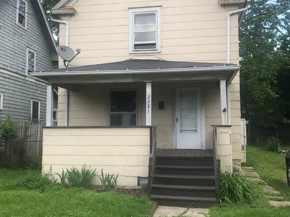 2221 SW 10th St, Akron, OH 44314