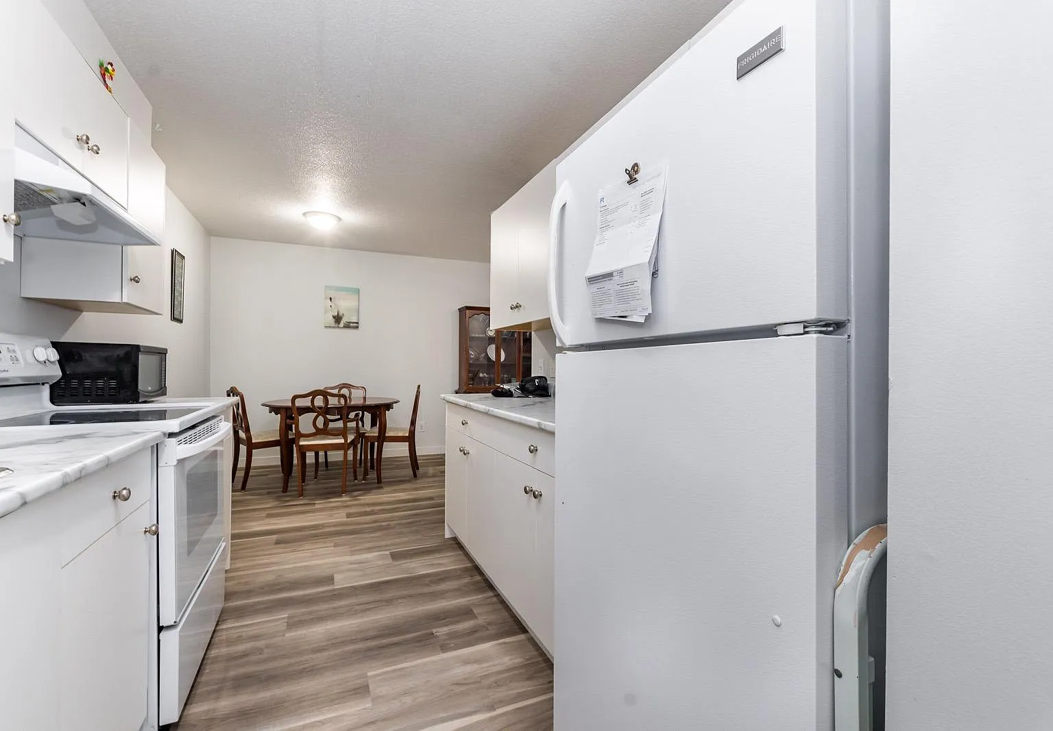 2 bed, 984 sqft, $1,600 — Photo 2
