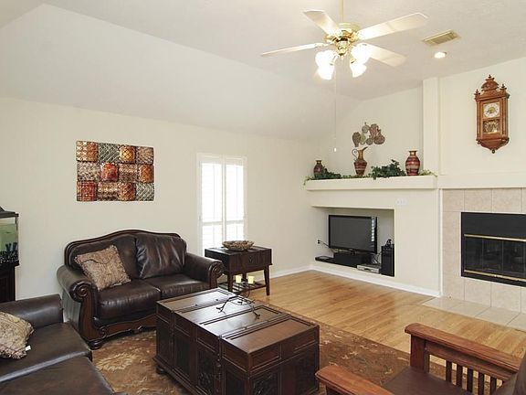5th image of 1329 Plymouth Rock Ln