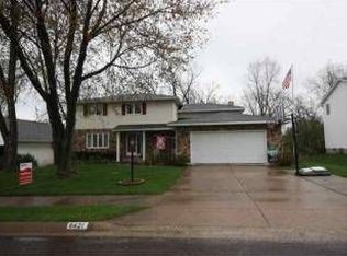 6421 N Suffolk Dr, Peoria, IL 61615