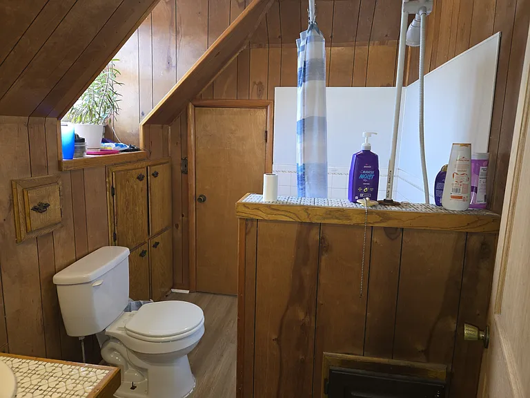 330 W Coler St #B — Photo 9