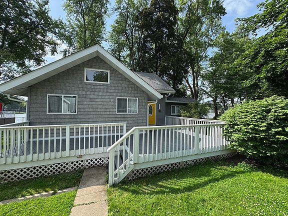 3rd image of 1501 W Sunnyside Beach Dr
