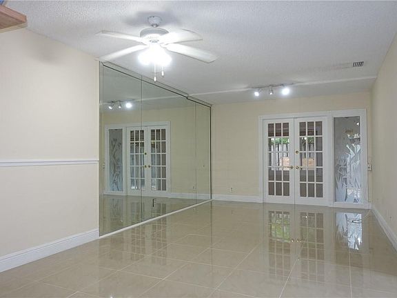 3rd image of 11025 W Broward Blvd