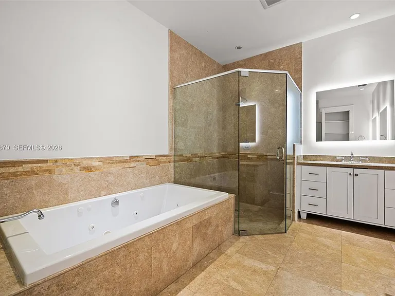 530 Valencia Ave #2 — Photo 18