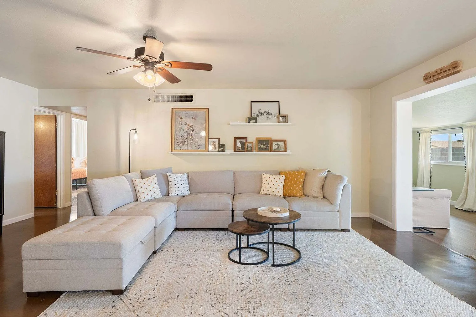 3 bed, 2.0 bath, 1550 sqft, $2,640 — Photo 3
