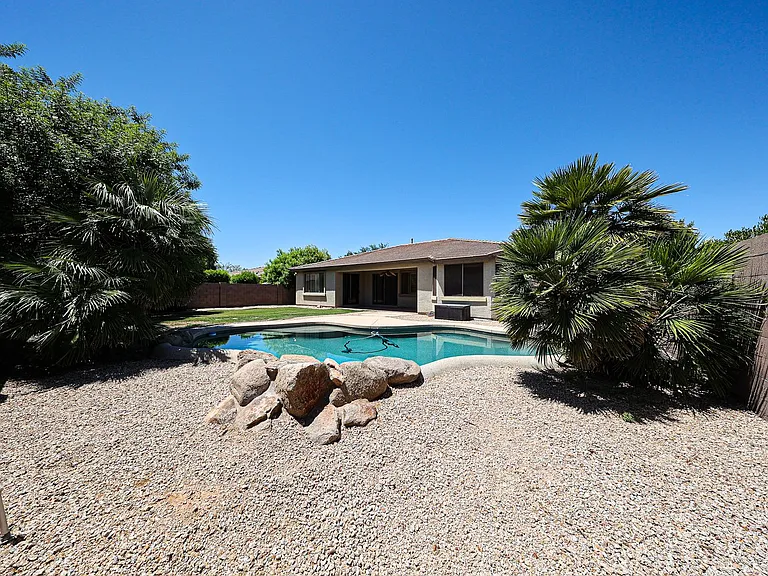 445 W Seagull Dr — Photo 47