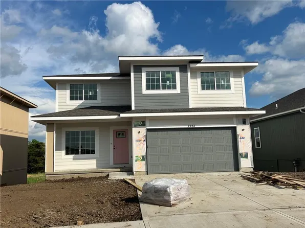 2233 NW 94th St, Kansas City, MO 64154