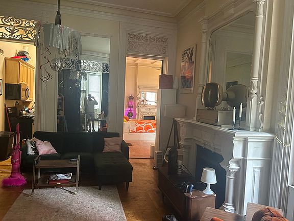 2nd image of 2 E Franklin St APT 1