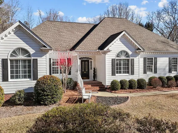 319 Fox Hollow Dr, Clayton, NC 27527