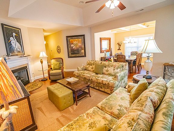 5th image of 436 Arlington Circle