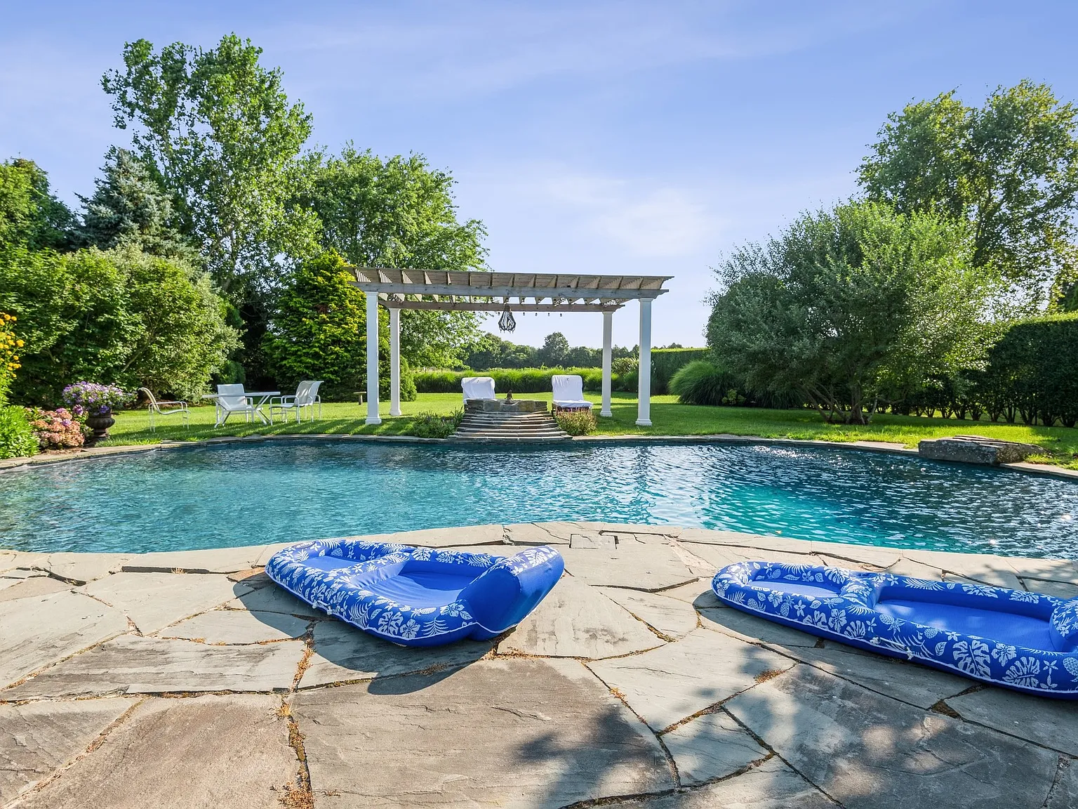 Beautiful Water Mill Rental — Photo 4