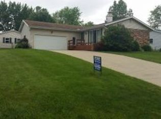 1135 Rosewood Dr, Mt Zion, IL 62549