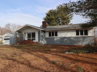 20 Academy Rd, Monmouth, ME 04259