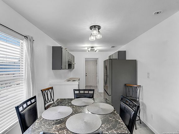 5th image of 248 N San Felipe