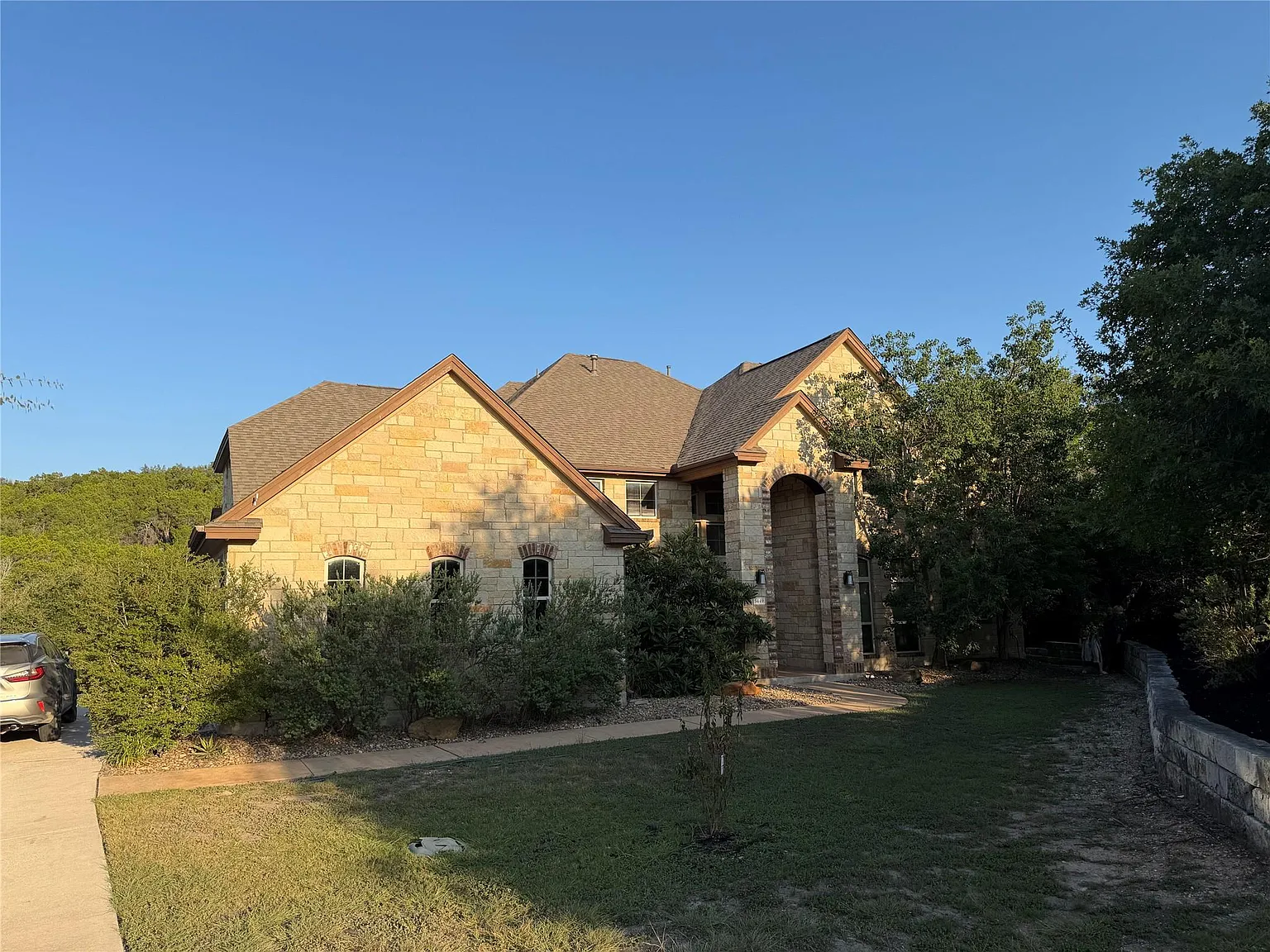 5 bed, 6.0 bath, 4259 sqft, $3,900 — Photo 1