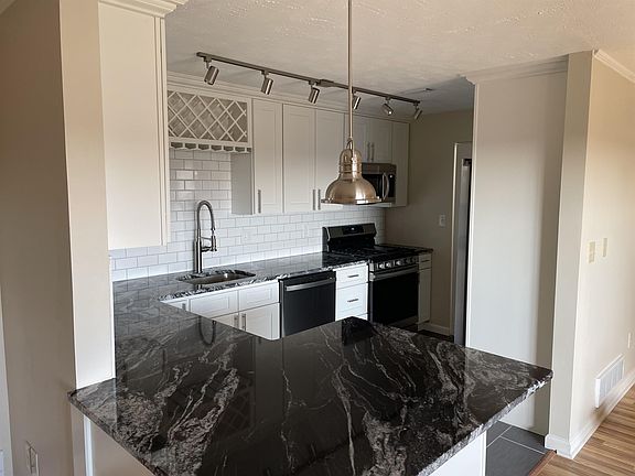 2nd image of 7225-7247 Beacon Hill Dr