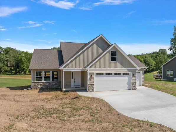 237 Markus Glen Dr, Plainwell, MI 49080