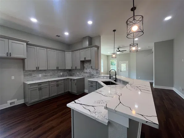 28811 Champion Oaks Dr, Magnolia, TX 77354