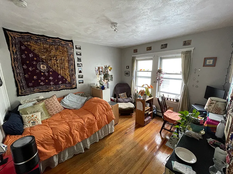 87 Easton St #1A — Photo 20