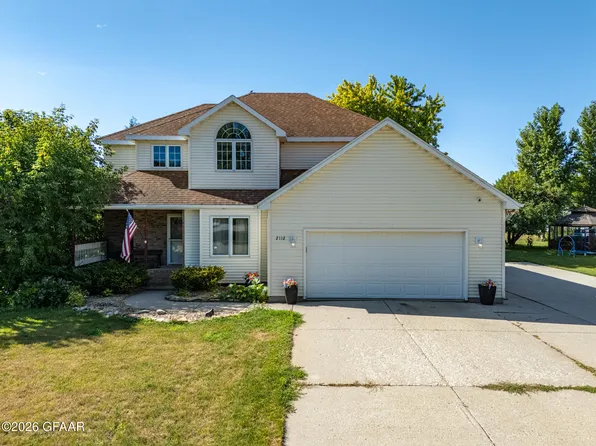 2112 8th St SE, East Grand Forks, MN 56721