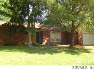 34 Rollin Hills Blvd, Effingham, IL 62401