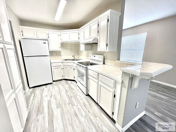 5th image of 733 Sonesta Dr #D
