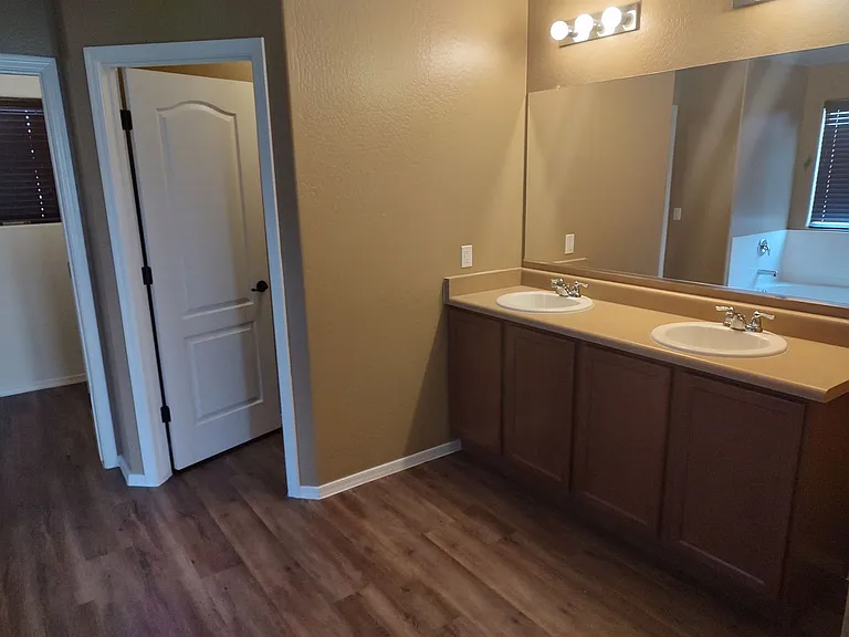 3458 E Merrill Ave — Photo 23