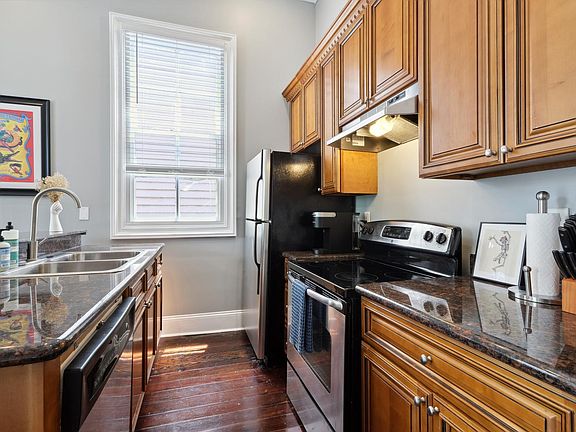 5th image of 1036 Clouet St