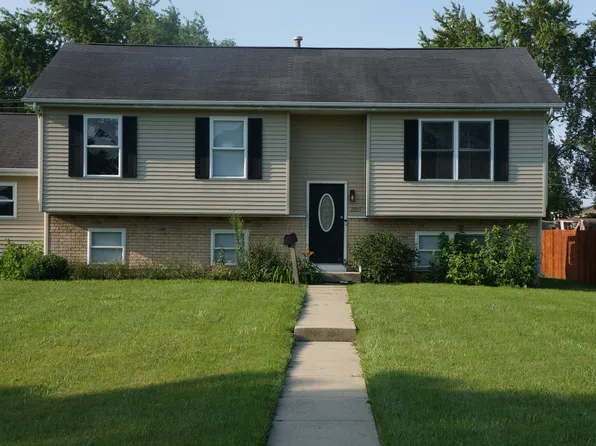 2205 Salem Blvd, Zion, IL 60099