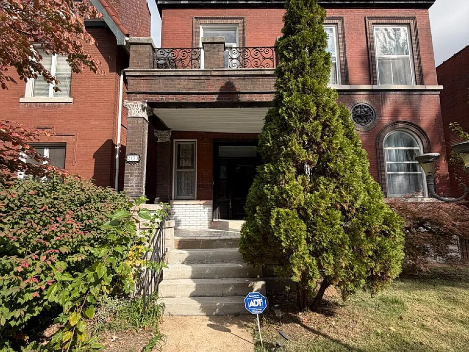 2151-2153 Russell Blvd #1