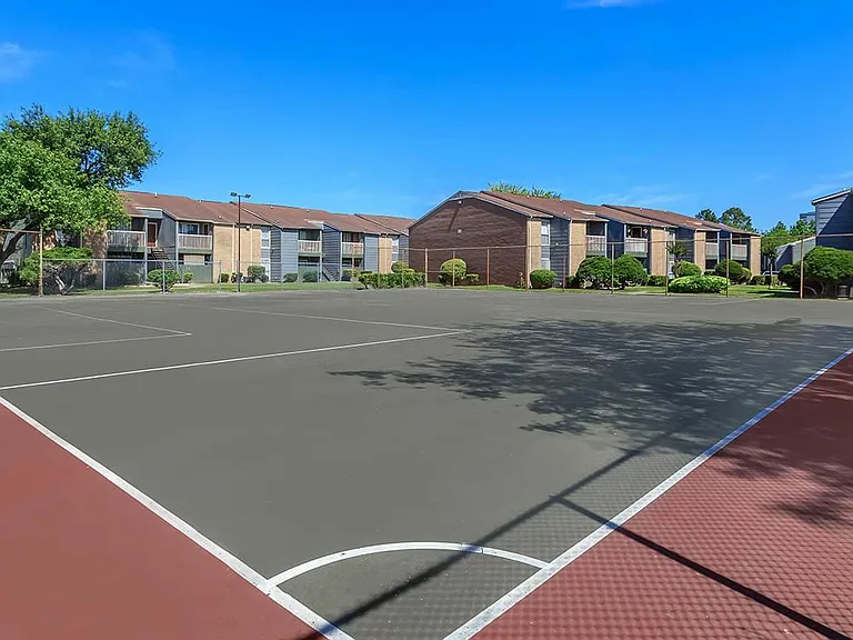 Imperial Landing Apartments — Photo 5