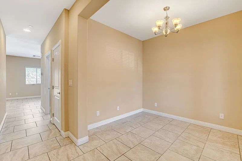 3 bed, 2.5 bath, 1868 sqft, $2,395 — Photo 4
