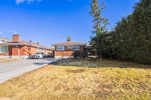 1746 Gage Cres #A Photo 1