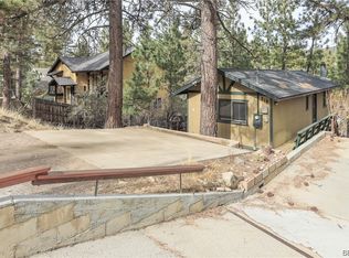 319 E Aeroplane Blvd, Big Bear City, CA 92314