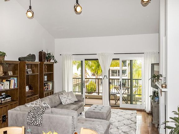 3rd image of 50 Barranca Ave APT 10