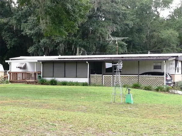 1611 Thrush Dr, Zephyrhills, FL 33540