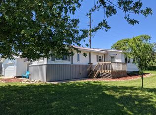 7427 N Lakeshore Rd, Port Hope, MI 48468