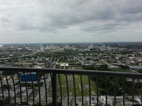 4th image of 1750 N Bayshore Dr APT 2115