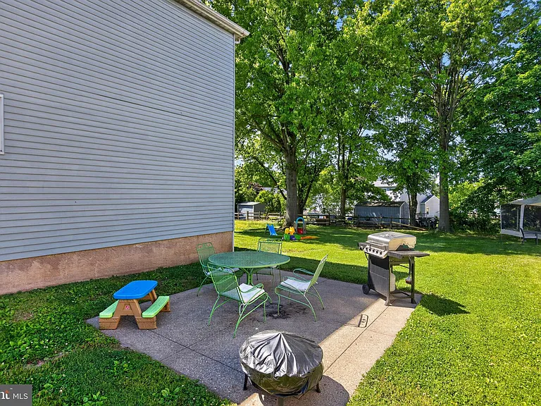 299 Florence Dr — Photo 24
