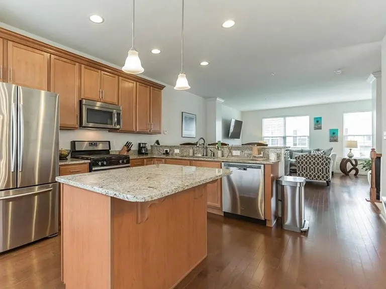 1343 Parish Ave — Photo 8