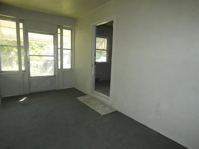 3 bed, 2.5 bath, 1616 sqft, $1,675 — Photo 3