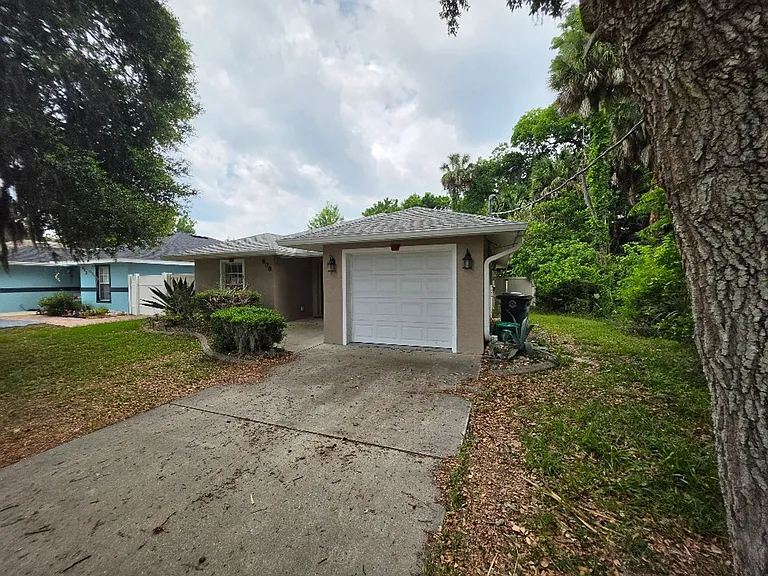 808 Valencia Ave — Photo 3