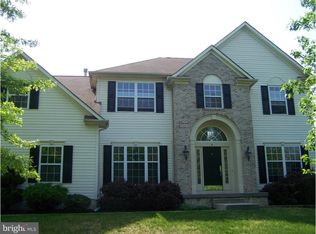 4 Cox Farm Rd, Burlington, NJ 08016